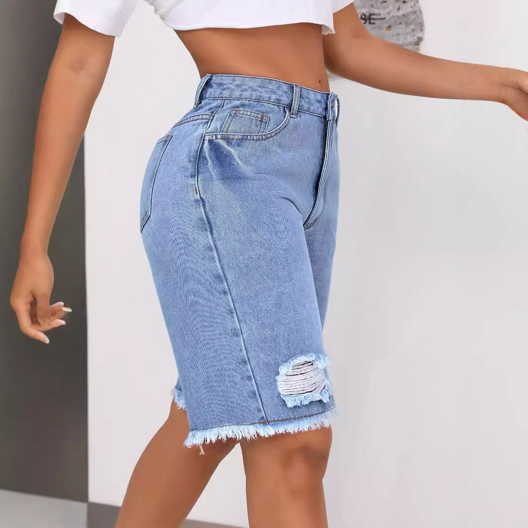 Shorts en denim détruit pour femmes au style décontracté avec ourlet effiloché et détails de déchirure à la mode Chic und Stil