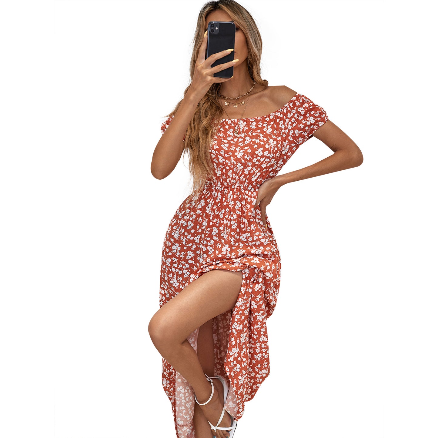 Robe maxi femme avec décolleté épaules nues et motifs floraux Chic und Stil