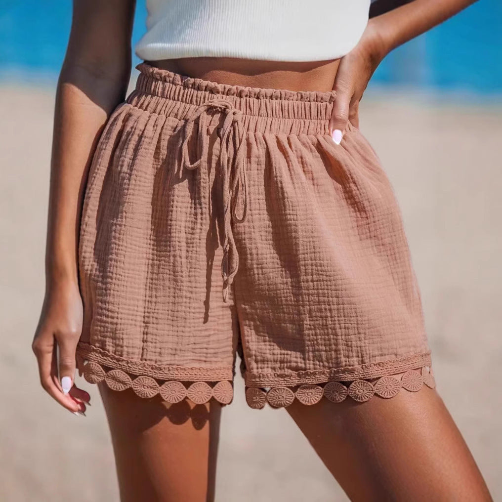 Shorts pour femmes Relaxed Fit en mélange de matériaux avec ourlet ondulé Chic und Stil
