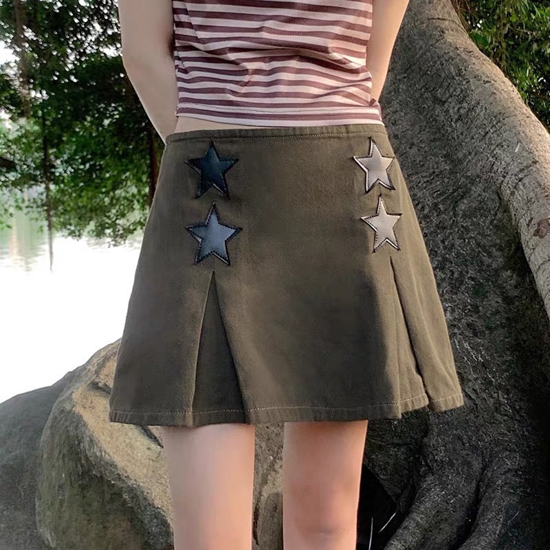 Jupe mini pour femmes avec des détails étoilés structurés et un matériau de haute qualité Chic und Stil