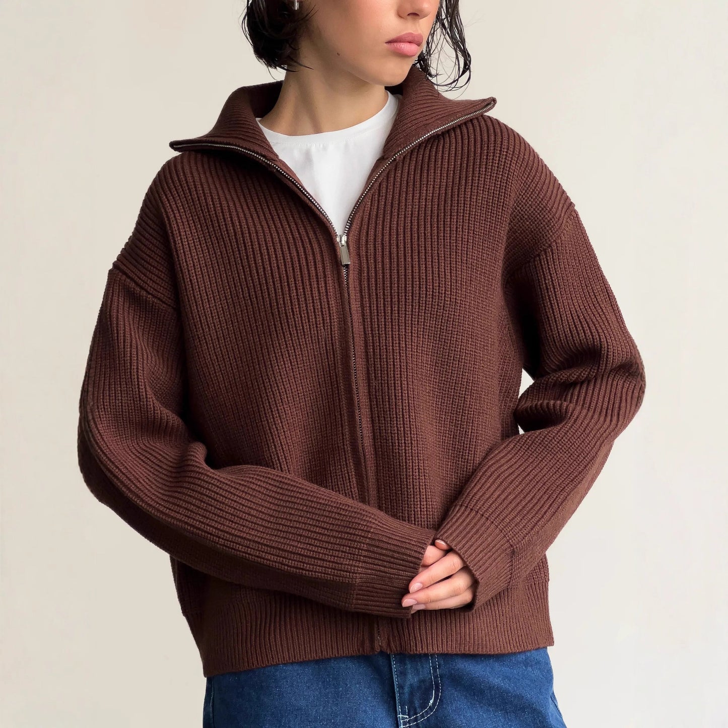 Pull femme avec fermeture éclair haute et motif de mailles structuré Chic und Stil