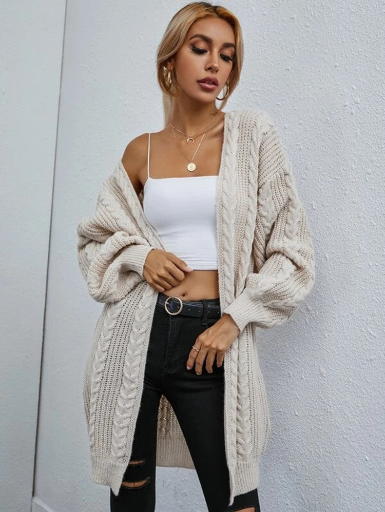 Cardigan en tricot épais pour femmes avec une coupe oversize décontractée et un motif en torsade raffiné Chic und Stil
