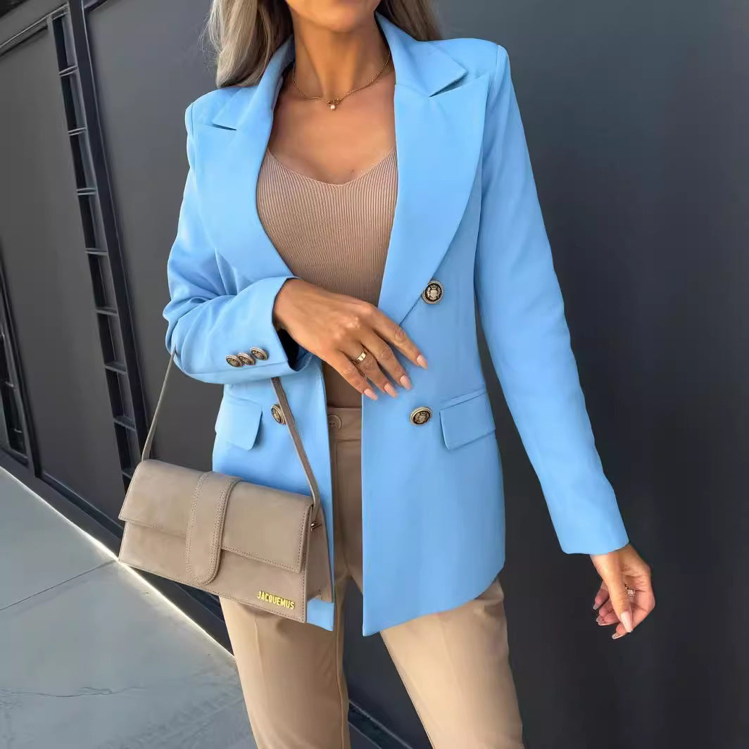 Blazer élégant pour femmes avec des boutons à double agrafage et une coupe moderne Chic und Stil