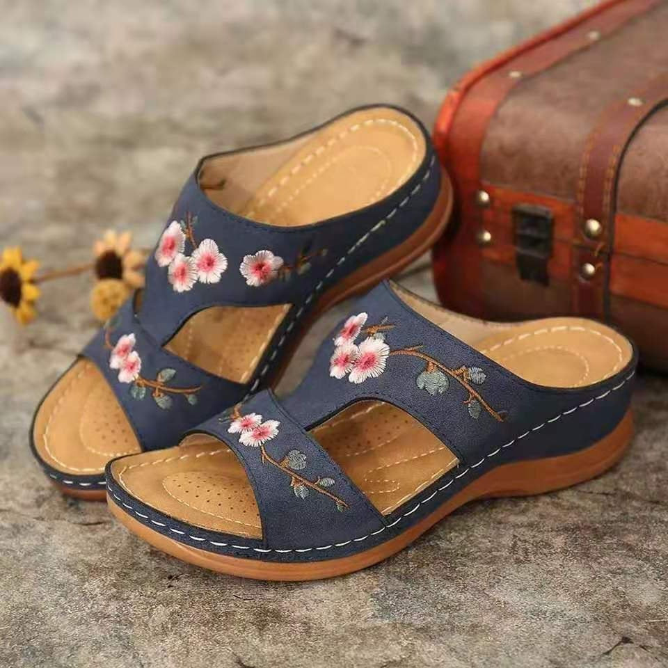Sandales confortables pour femmes avec broderies florales Chic und Stil