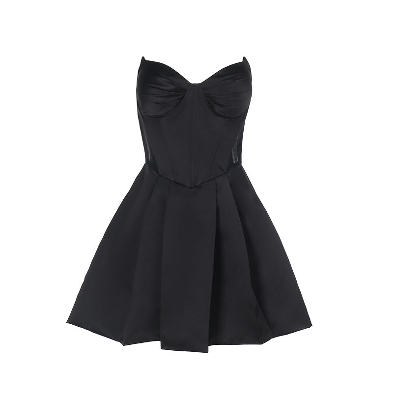 Robe sans bretelles en taffetas ajustée et évasée Chic und Stil