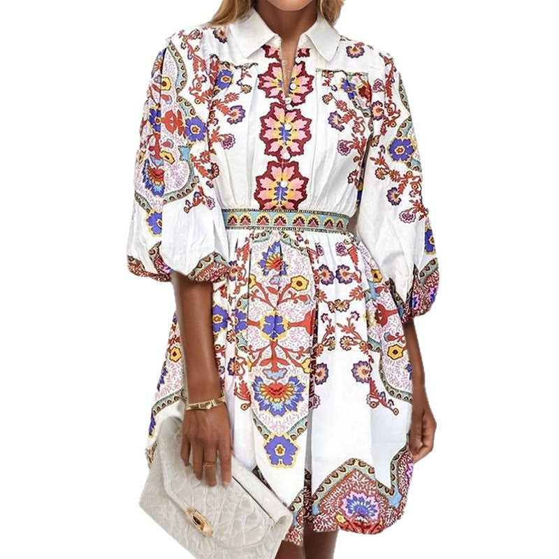 Robe chemise pour femmes avec motif floral et élégante patte de boutonnage Chic und Stil