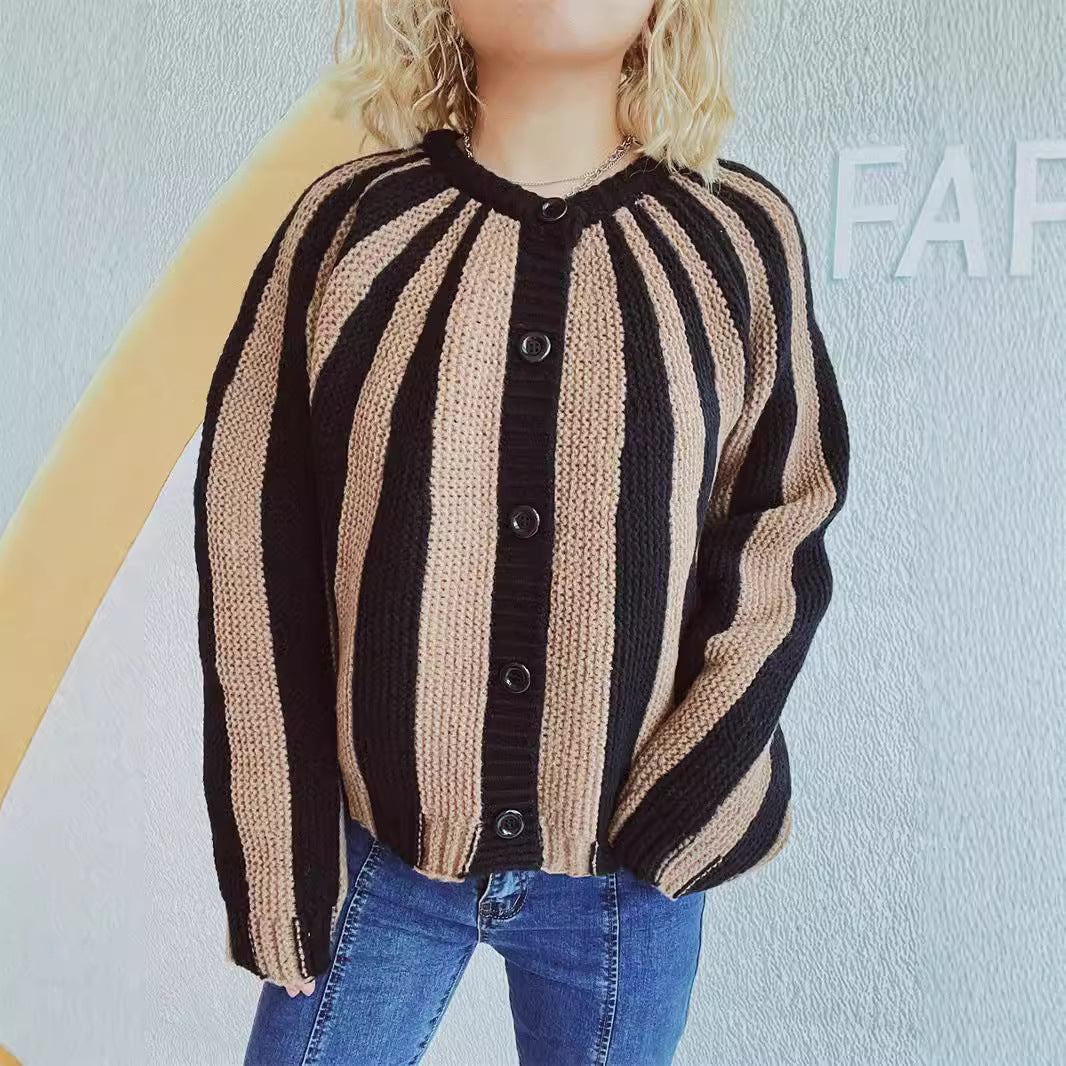 Cardigan en tricot confortable pour femmes avec design rayé et détails de boutons modernes Chic und Stil