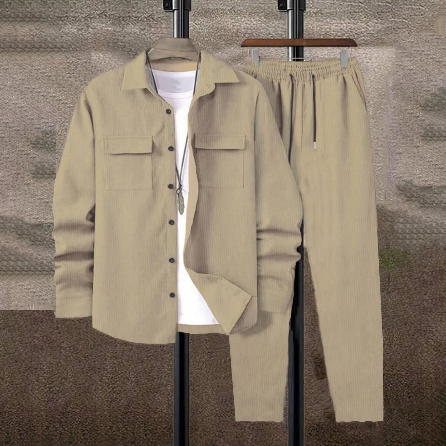 Costume de loisirs pour hommes avec design rayé et poches pratiques Chic und Stil