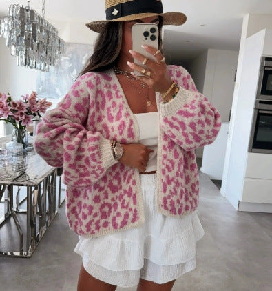 Dames gros tricoté Cardigan avec un motif léopard élégant et des détails oversize confortables Chic und Stil
