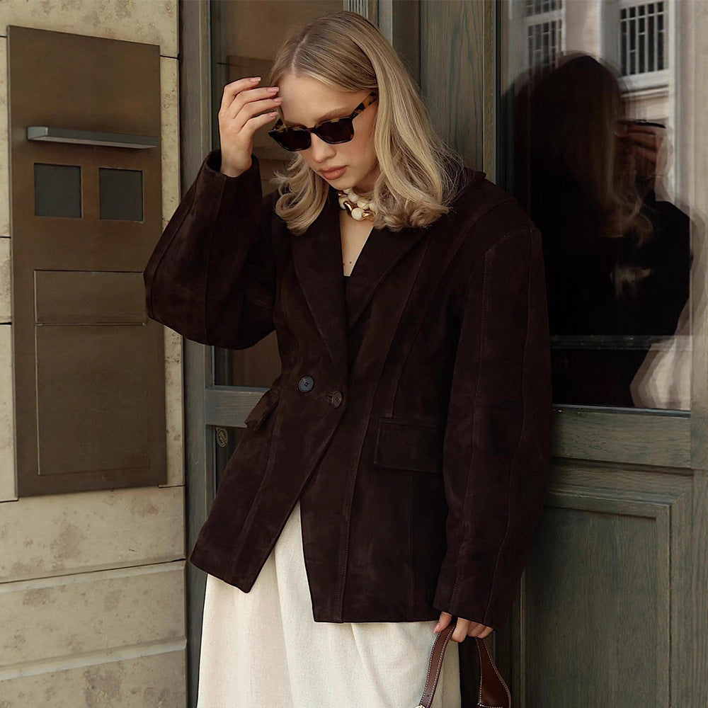 Blazer mode grande taille pour femmes avec design structuré et détails de boutons classiques Chic und Stil