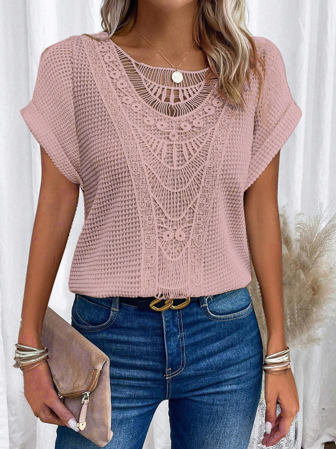 Women's crossover neckline top with a refined crochet pattern Chic und Stil