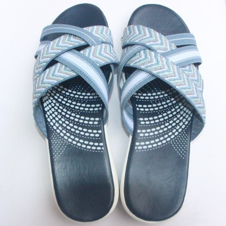 Sandales pour dames confortables avec semelle ergonomique et sangles réglables Chic und Stil