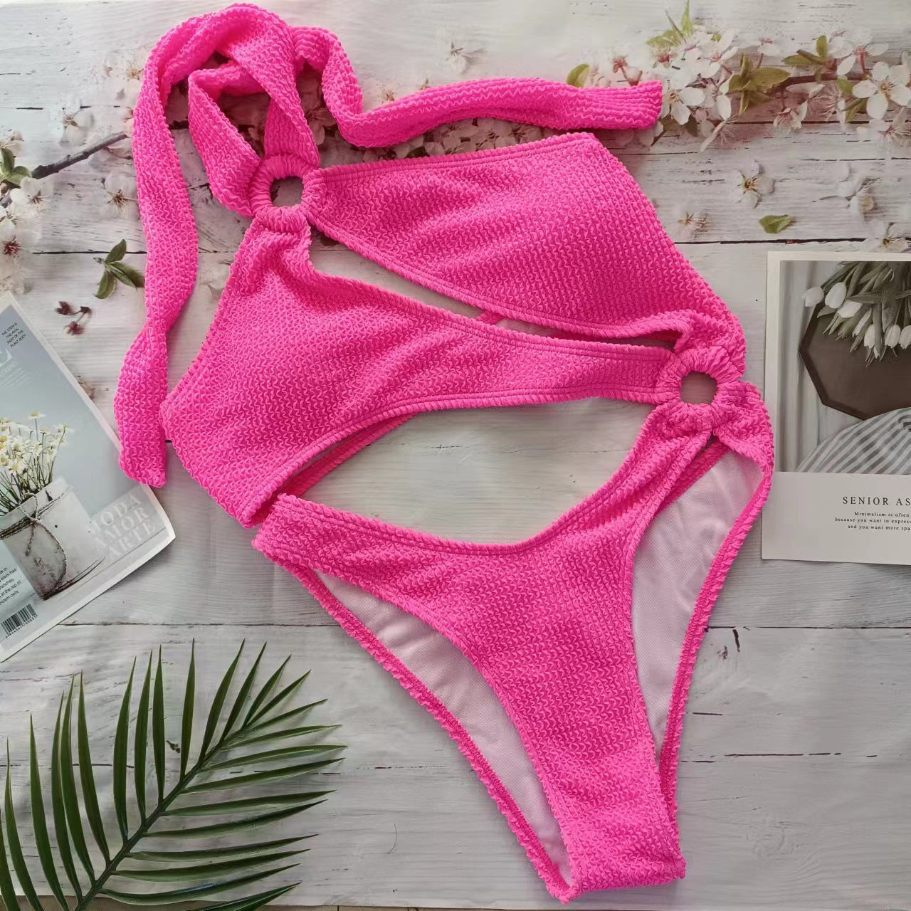 Bikini taille haute pour femmes avec des découpes tendance et lien Chic und Stil