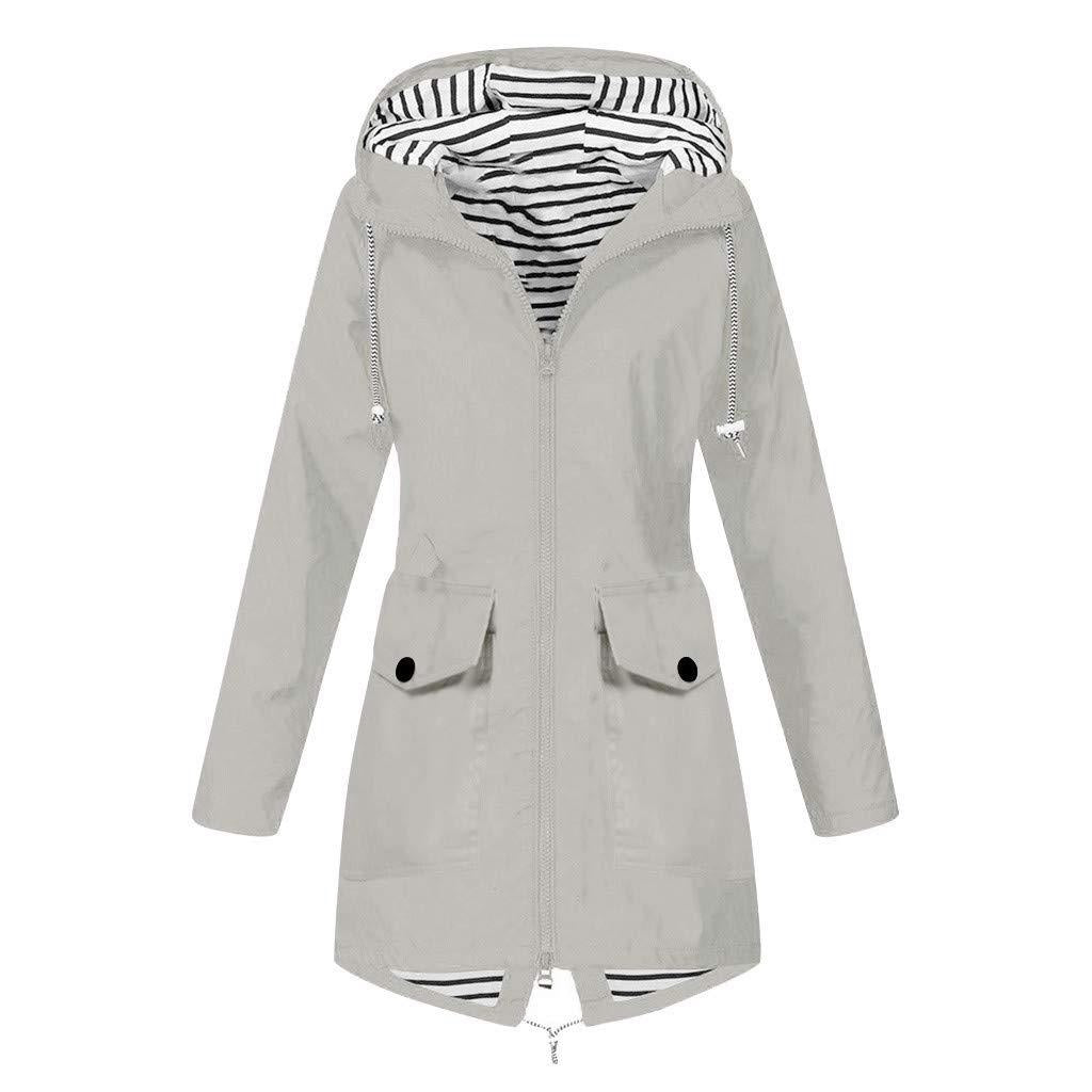 Functional women's jacket with adjustable hood and practical pockets Chic and Style