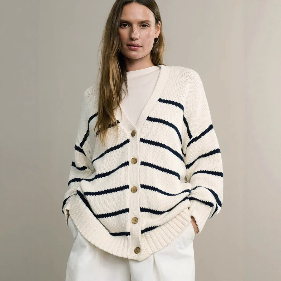 Cardigan en tricot pour femmes avec décolleté en V et grosses rayures Chic und Stil