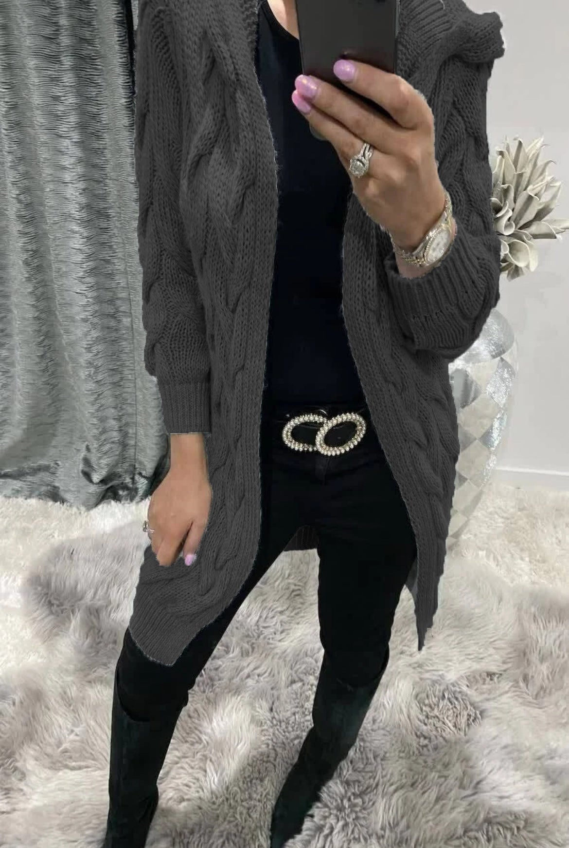 Cardigan femme en gros tricot avec capuche et motif torsadé Chic und Stil
