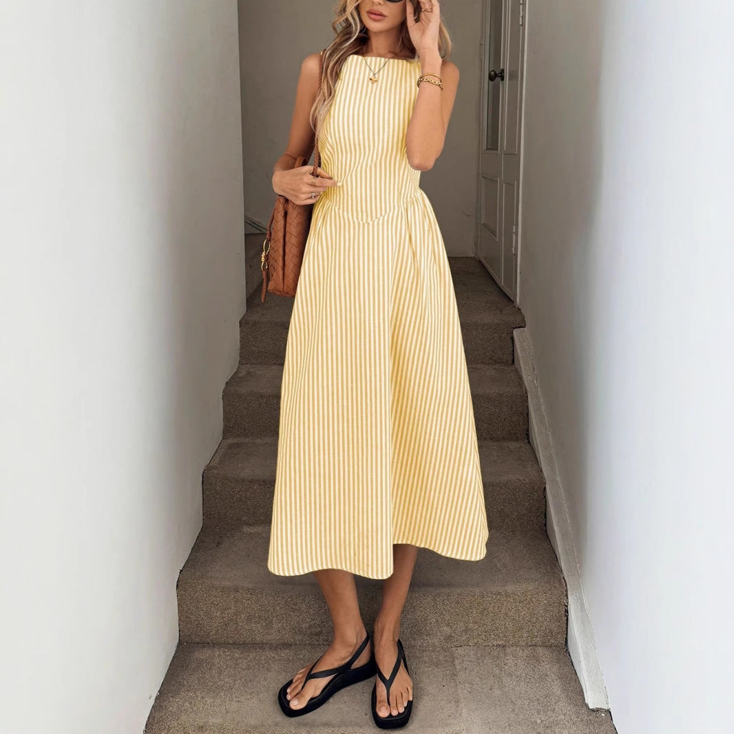 Robe midi femme avec des rayures fines et une silhouette cintrée Chic und Stil