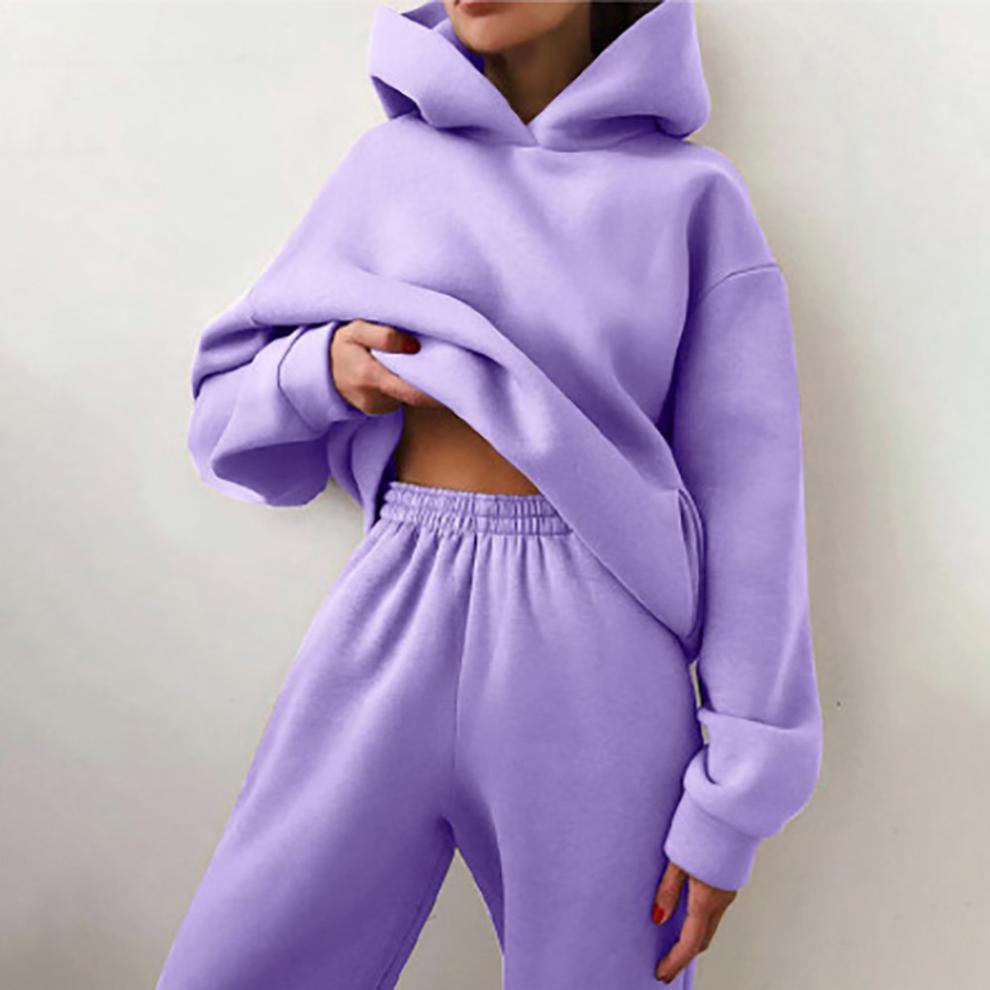 Sporty loungewear set for women with oversized hoodie and comfortable jogger pants Chic and Style