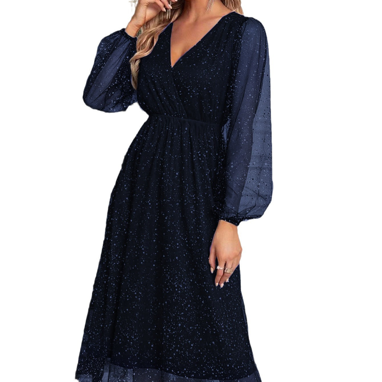 Robe midi glamour pour femmes avec des manches bouffantes transparentes et un motif de sequins scintillants Chic und Stil