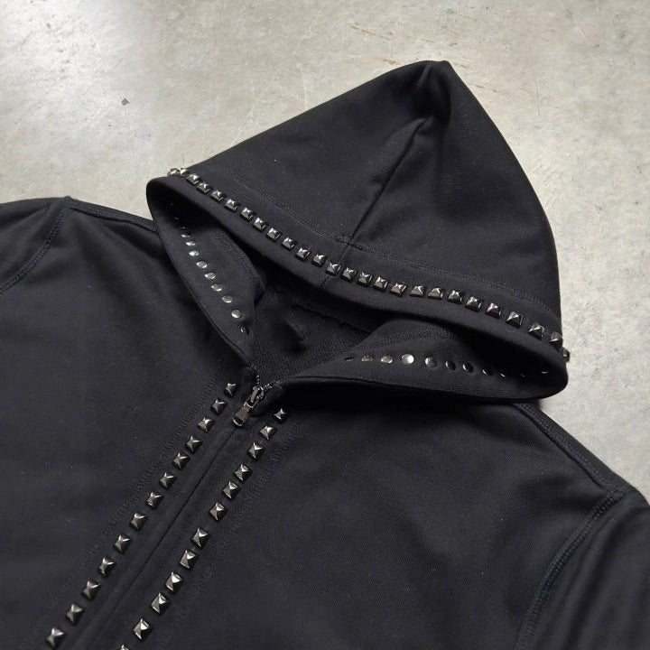Dame hoodie avec des clous décoratifs et coupe droite Chic und Stil