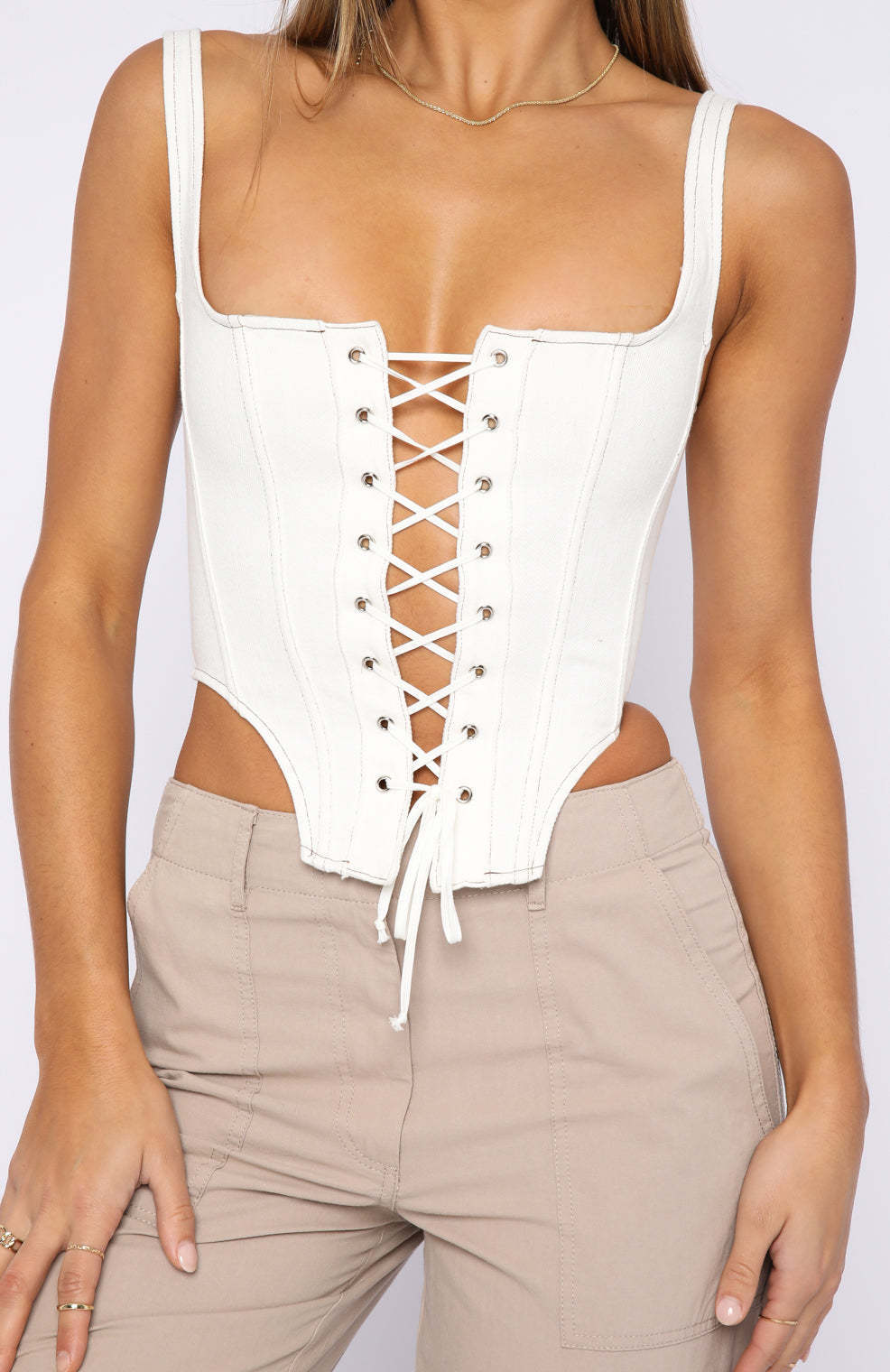 Corset supérieur pour femmes avec lacet et décolleté plongeant Chic und Stil