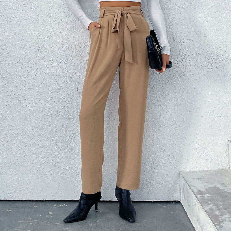 Pantalon sur mesure taille haute pour femmes avec détail nœud Chic und Stil