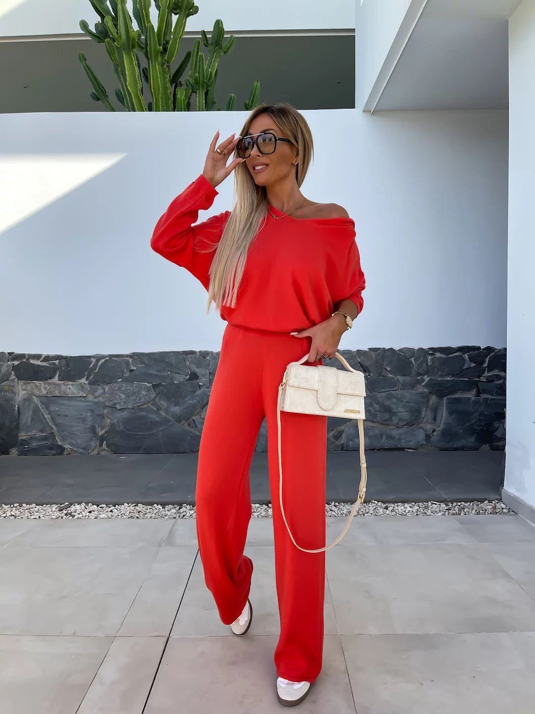 Casual lounge set for women with loose top and comfortable pants Chic and Style