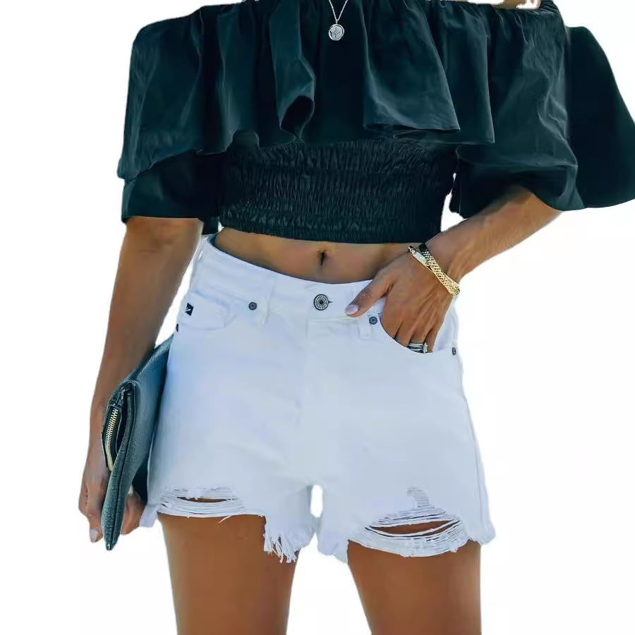 Women's denim shorts in a casual destroyed style with frayed hem Chic und Stil