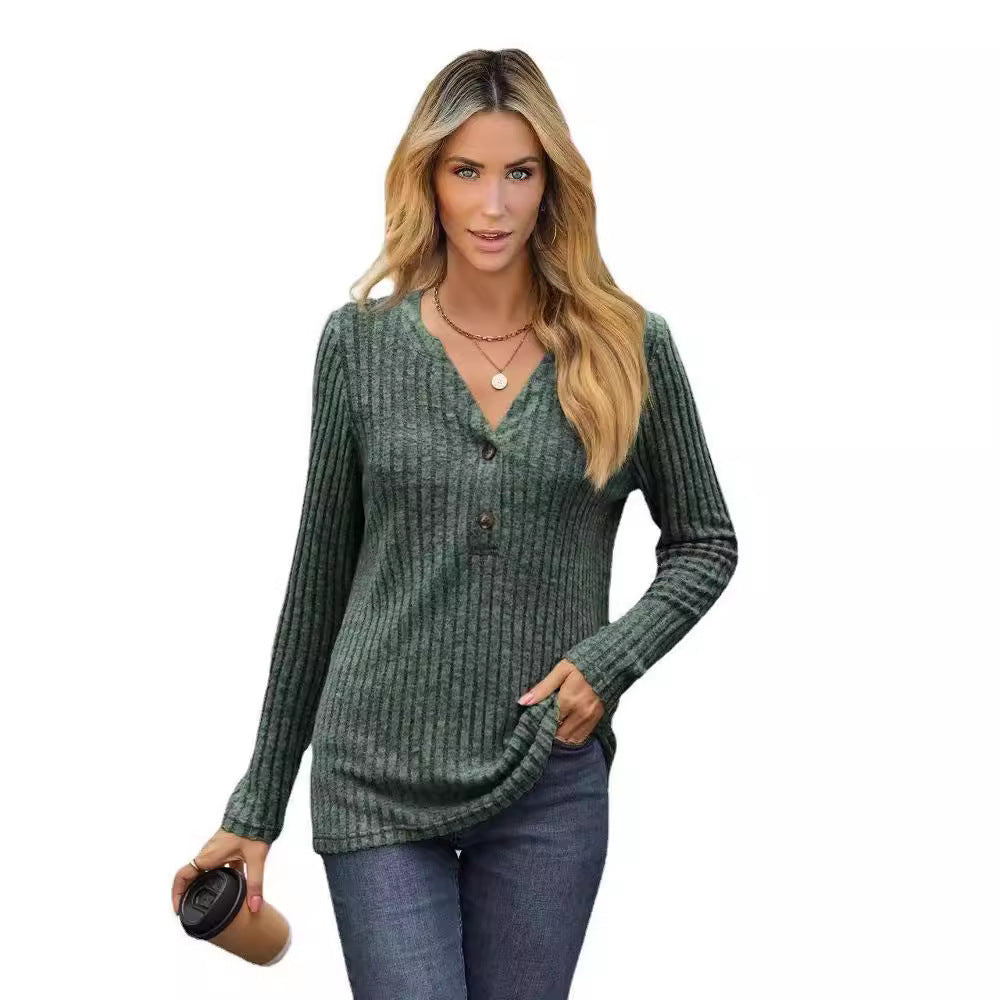 Pull à gros mailles pour dames avec décolleté en V et détails de boutons Chic und Stil
