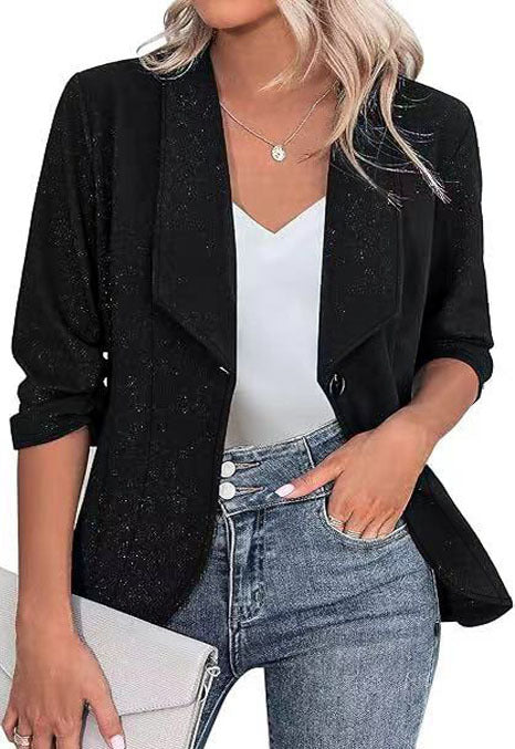 Veste blazer scintillante pour femmes avec une silhouette féminine et un élégant revers Chic und Stil