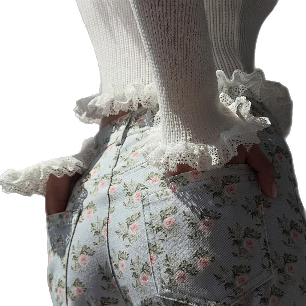 Ladies refined pullover with chic and stylish ruffle details