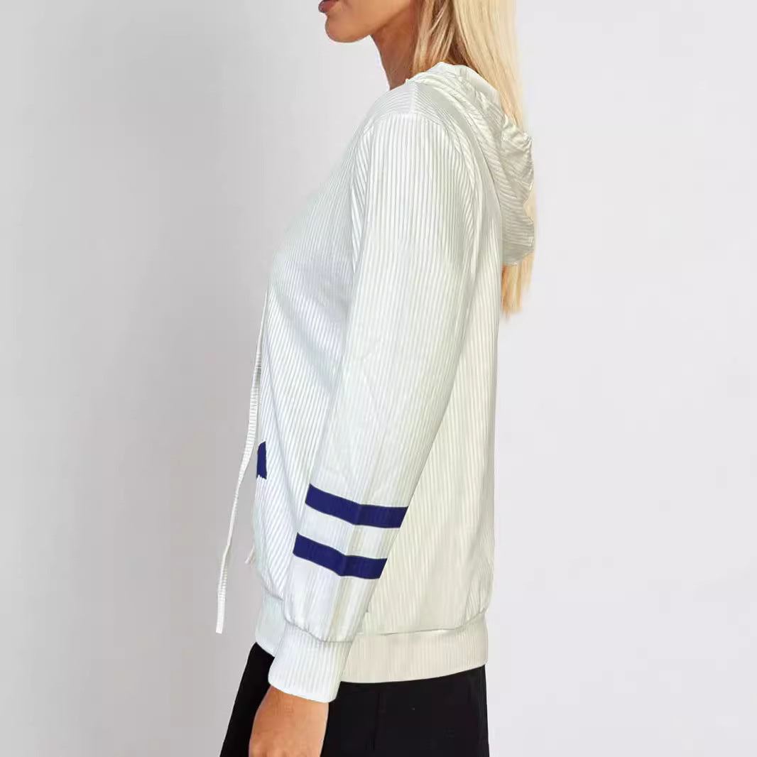 Pull à capuche dames avec motif maritime et tissu structuré Chic und Stil
