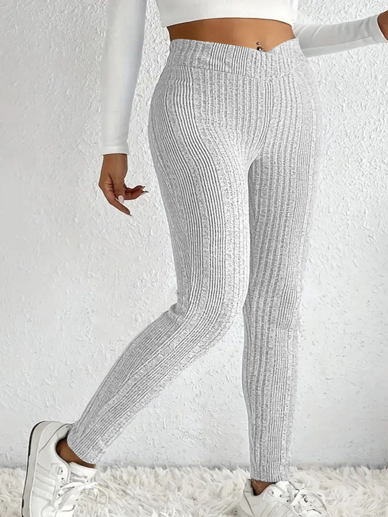 Leggings en tricot pour femmes avec taille haute et fines rayures verticales Chic und Stil