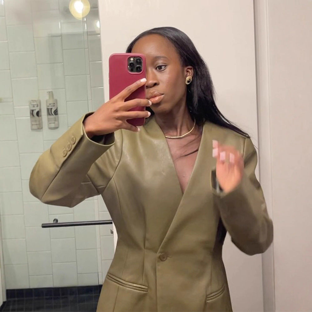 Blazer élégant en simili cuir pour dames avec coupe cintrée Chic und Stil