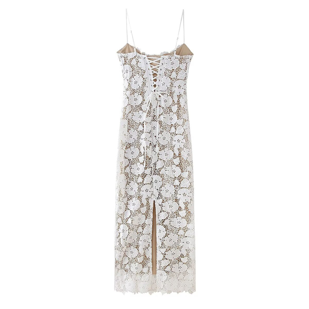 Robe en dentelle pour femmes avec de délicates bretelles spaghetti et un design floral Chic und Stil