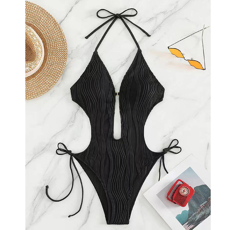 Maillot de bain une pièce pour femmes avec des liens latéraux et un décolleté en V profond Chic und Stil