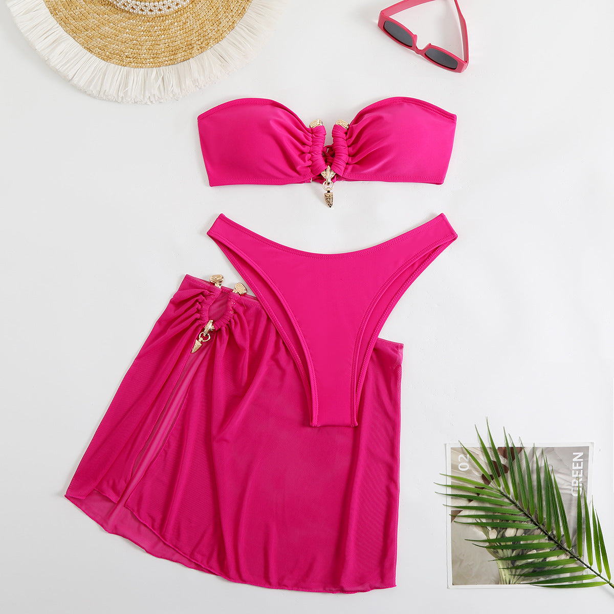 Maillot de bain bandeau pour femmes avec jupe enroulée raffinée et détails glamour Chic und Stil