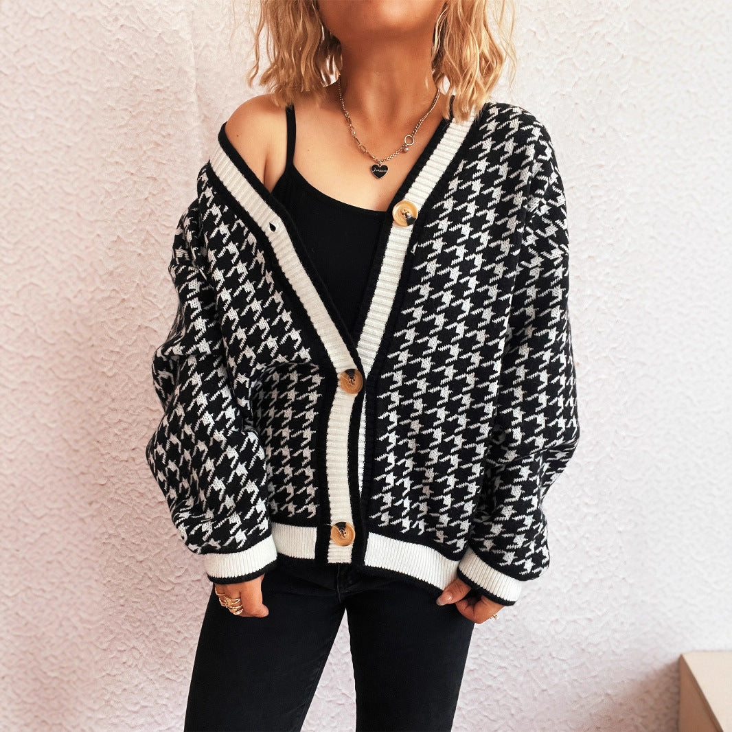 Cardigan en tricot décontracté pour femmes avec un motif à pied de poule à la mode et des boutons en bois Chic und Stil