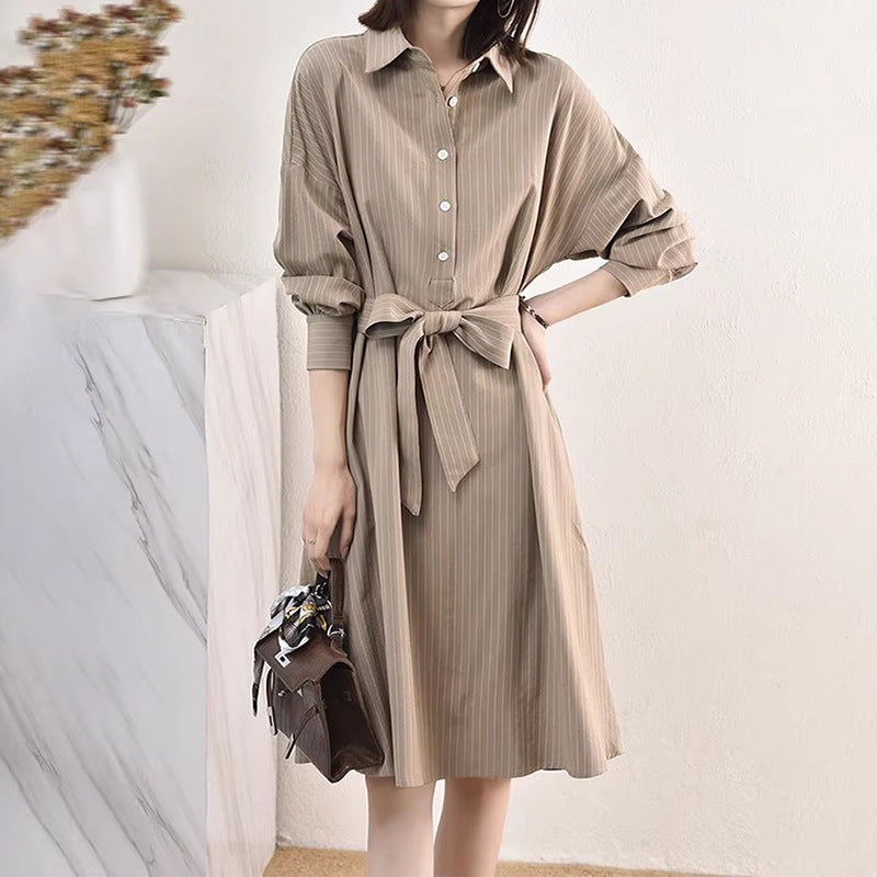 Robe midi à boutons pour femmes avec ceinture Chic und Stil