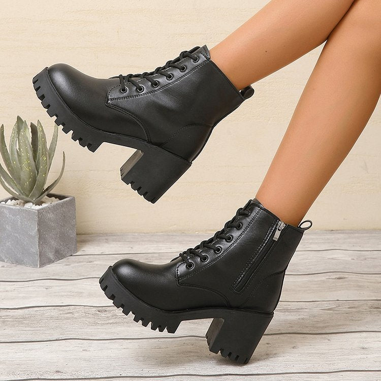 Bottines montantes pour dames avec un robuste talon bloc et lacets Chic und Stil