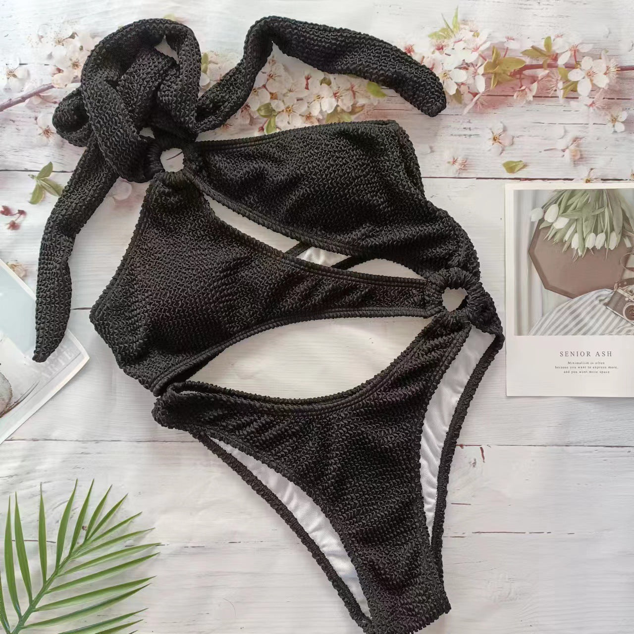 Bikini taille haute pour femmes avec des découpes tendance et lien Chic und Stil
