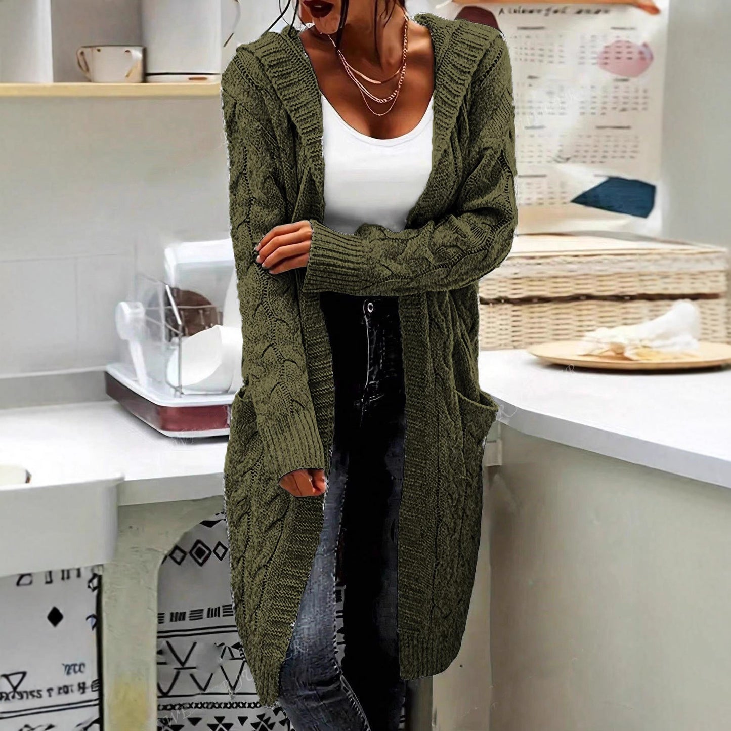 Veste en grosse maille pour dames avec des motifs en relief de haute qualité et des poches pratiques Chic und Stil