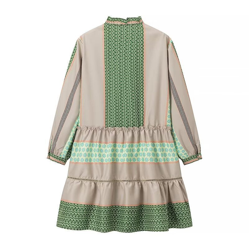 Robe chemise à manches longues pour femmes avec un motif élégant et un ourlet à volants Chic und Stil