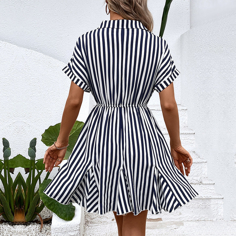 Robe portefeuille rayée pour femmes avec cinch à la taille ajustable Chic und Stil