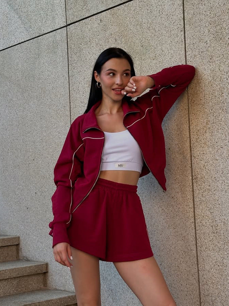 Chic and Style women's athletic leisure set with crop top and shorts