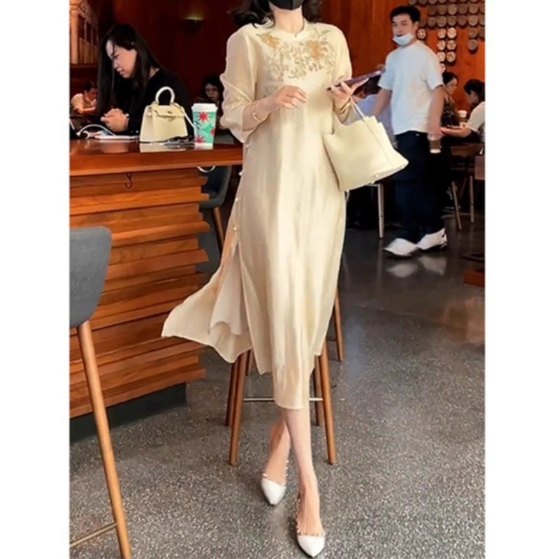 Robe en soie brodée élégante pour femmes Chic und Stil
