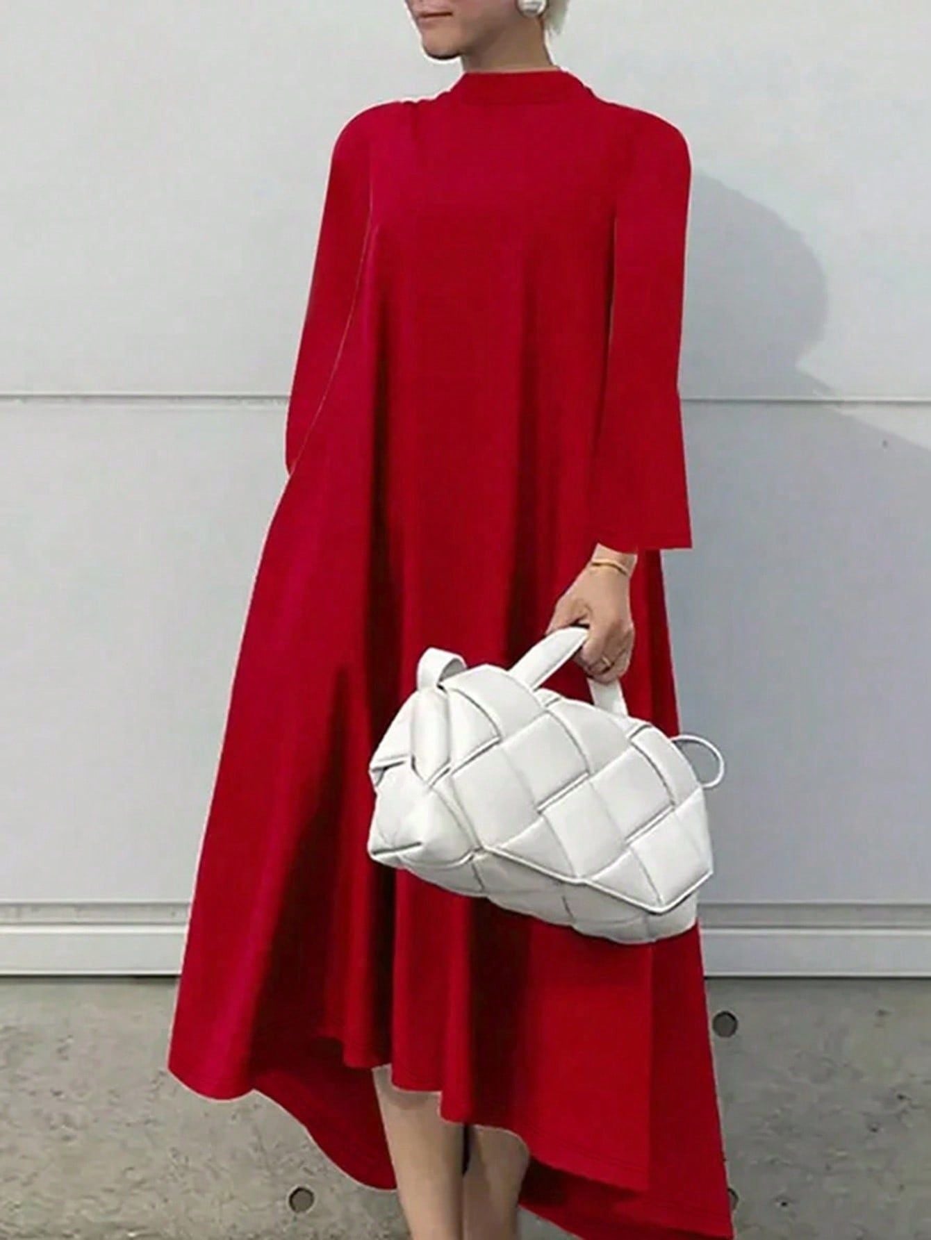 Robe maxi femmes avec coupe asymétrique et col montant Chic und Stil