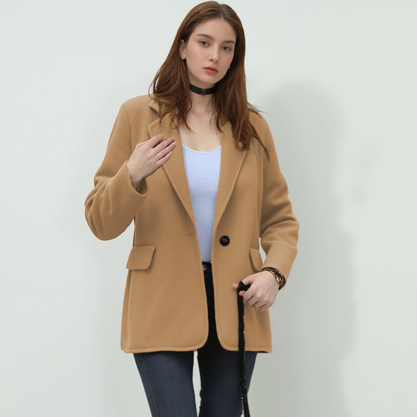 Blazer féminin à la mode avec une texture fine et des détails modernes Chic und Stil