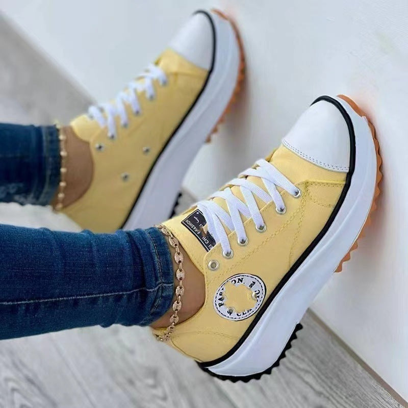 Baskets en toile sportives pour femmes au design urbain avec semelle en caoutchouc Chic und Stil