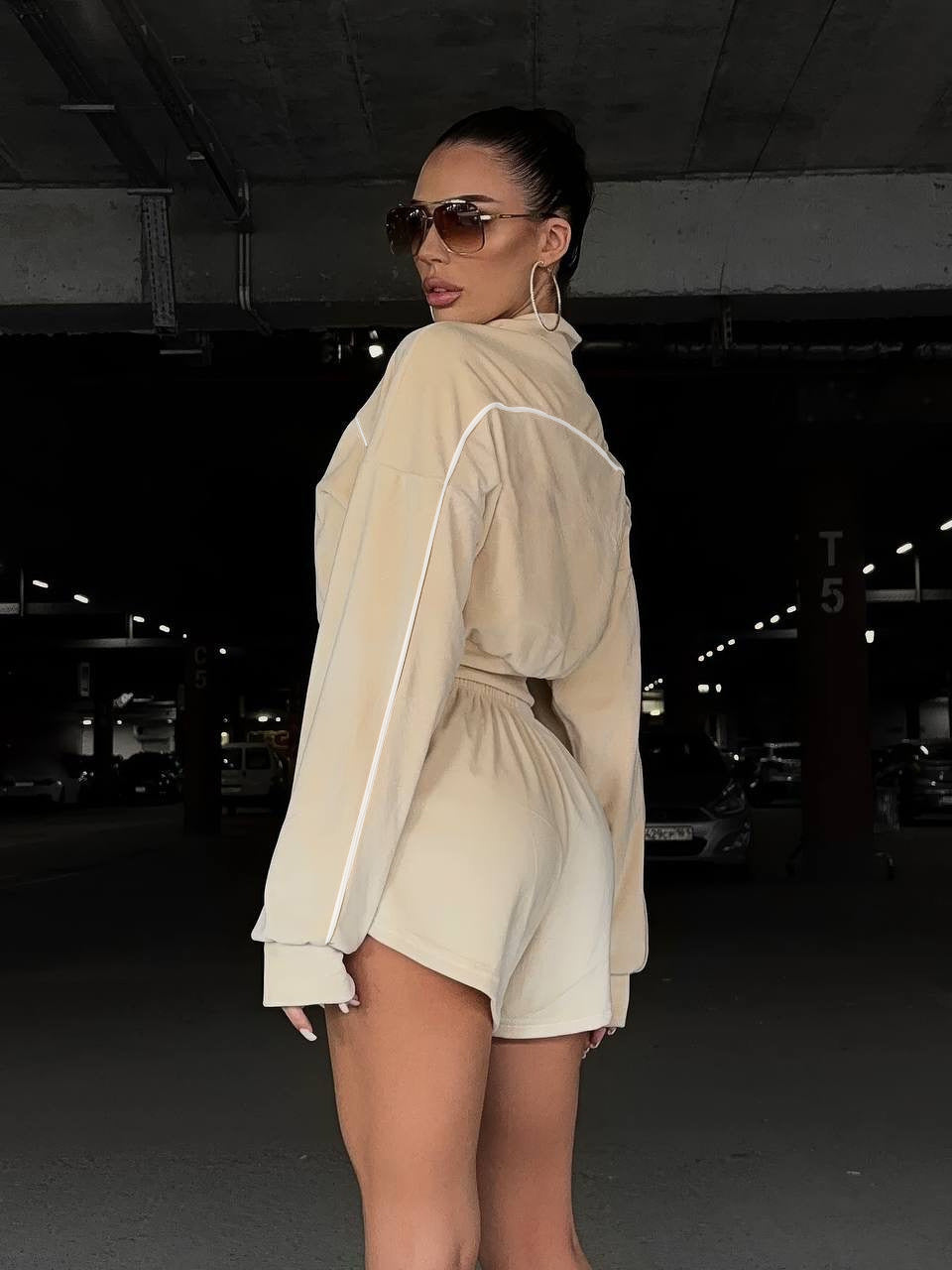 Ensemble de lounge décontracté pour femmes avec haut ample et shorts Chic und Stil